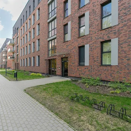 Apartment Family In With 2 Parking Spaces, 3 Bedrooms And Balcony By Renters *